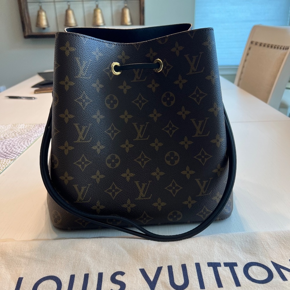 Louis Vuitton NeoNoe MM - Offers accepted